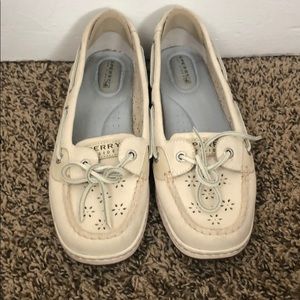 Cream sperrys